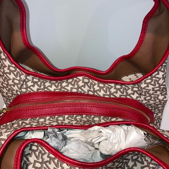 ❌SOLD❌Dkny Hobo bag - Picture 9 of 15